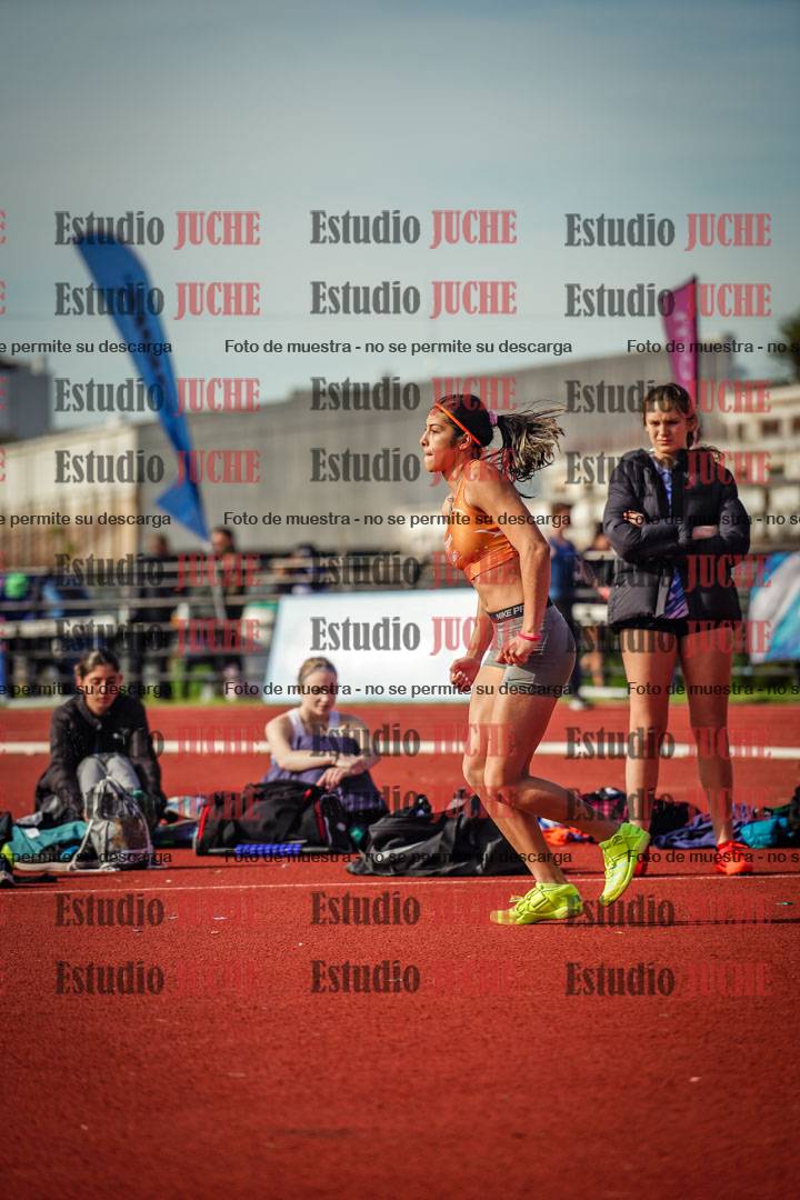 Fotos del salto en alto de mujeres