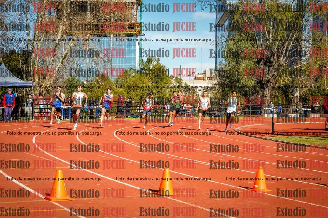 Fotos de los 800 m llanos de varones