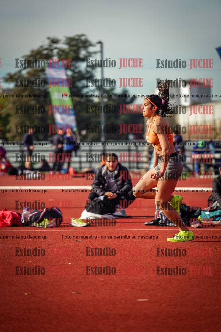 Fotos del salto en alto de mujeres