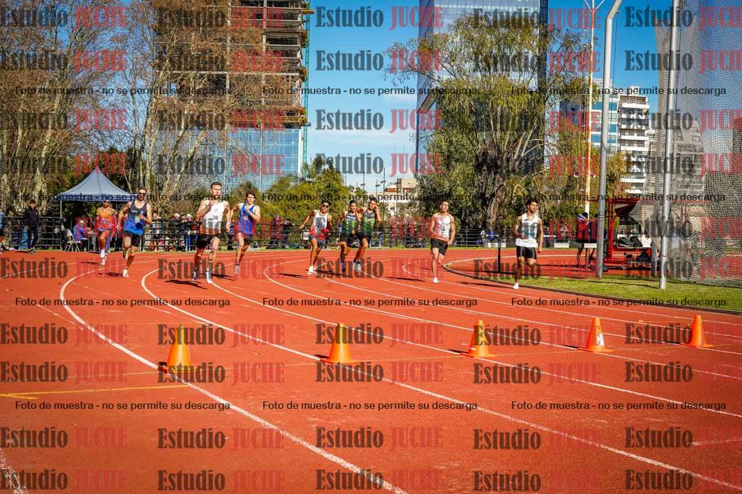 Fotos de los 800 m llanos de varones