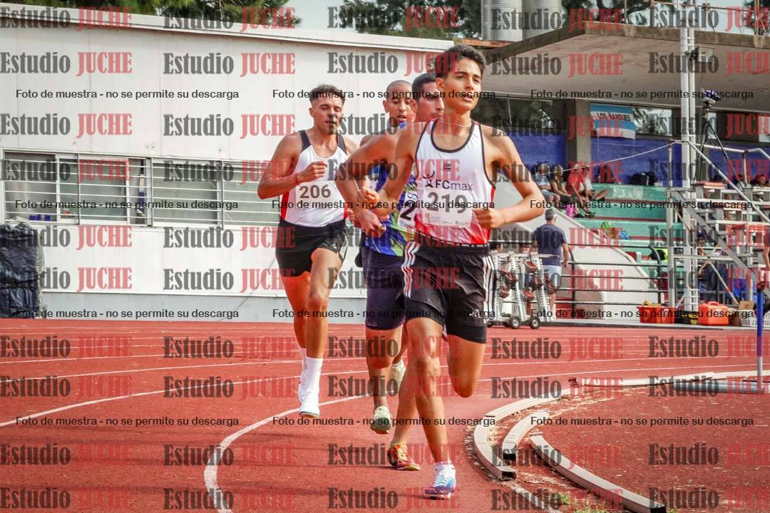 Fotos de los 3000 m llanos de varones