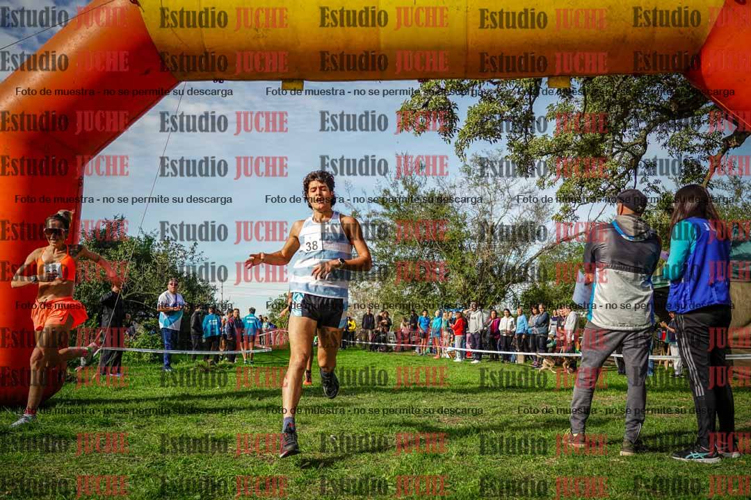 Fotos de la llegada del cross de 6000 m