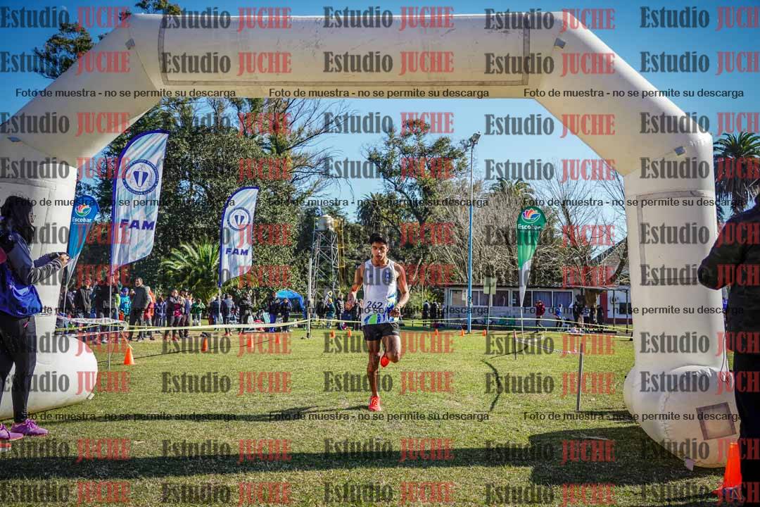 Fotos de la llegada del cross de 6000 m