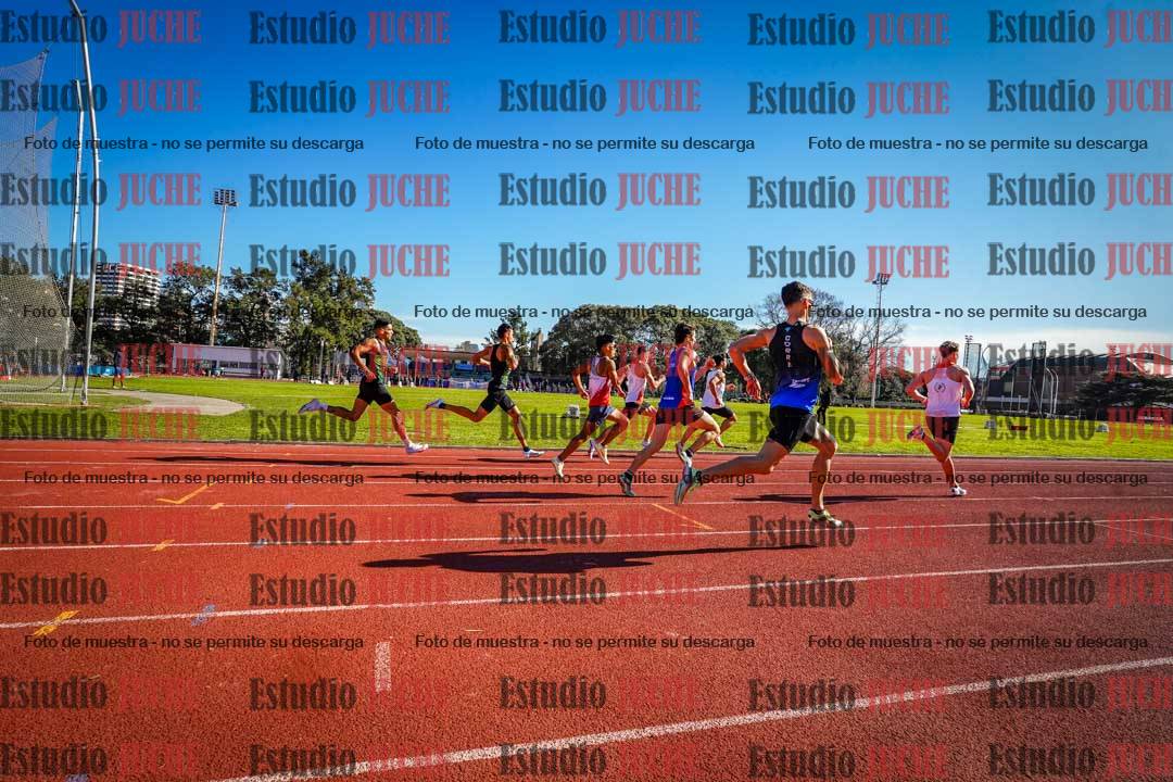 Fotos de los 800 m llanos de varones