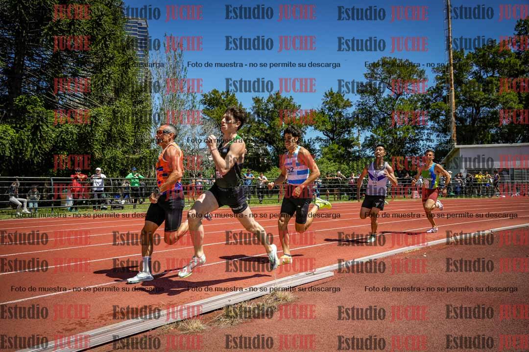 Fotos de los 800 m llanos de varones