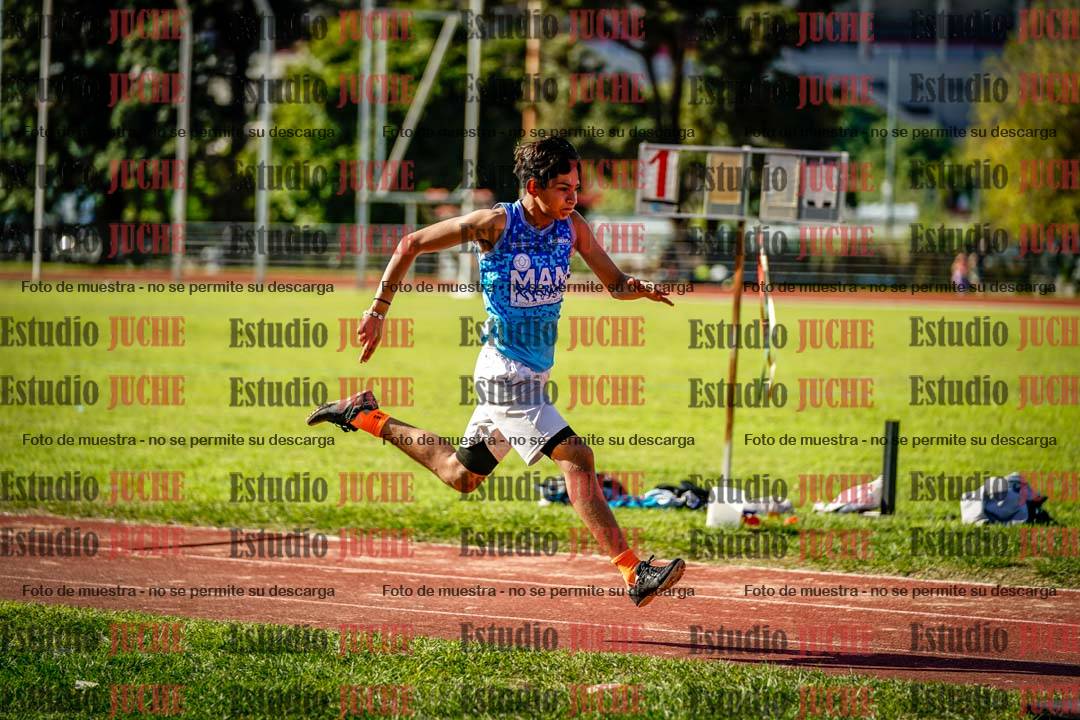 Fotos del salto en largo de varones