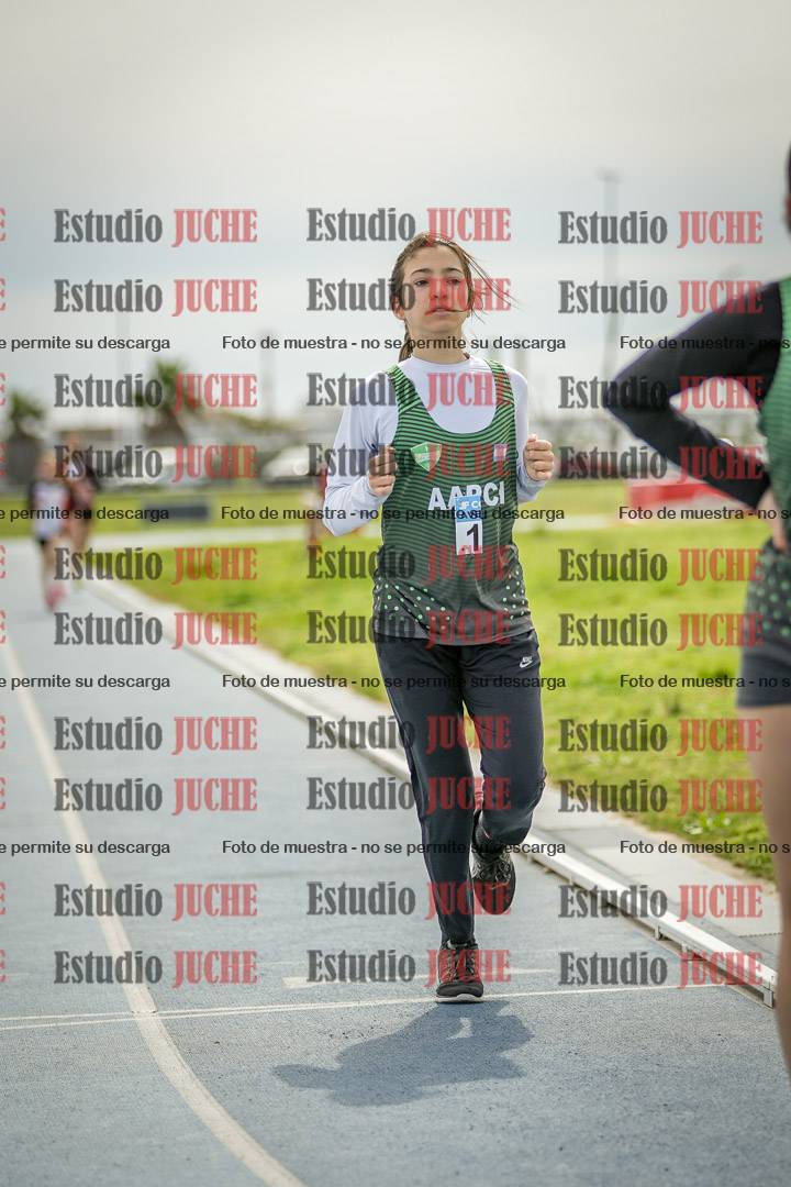 Fotos de los 800 m llanos de mujeres - U14