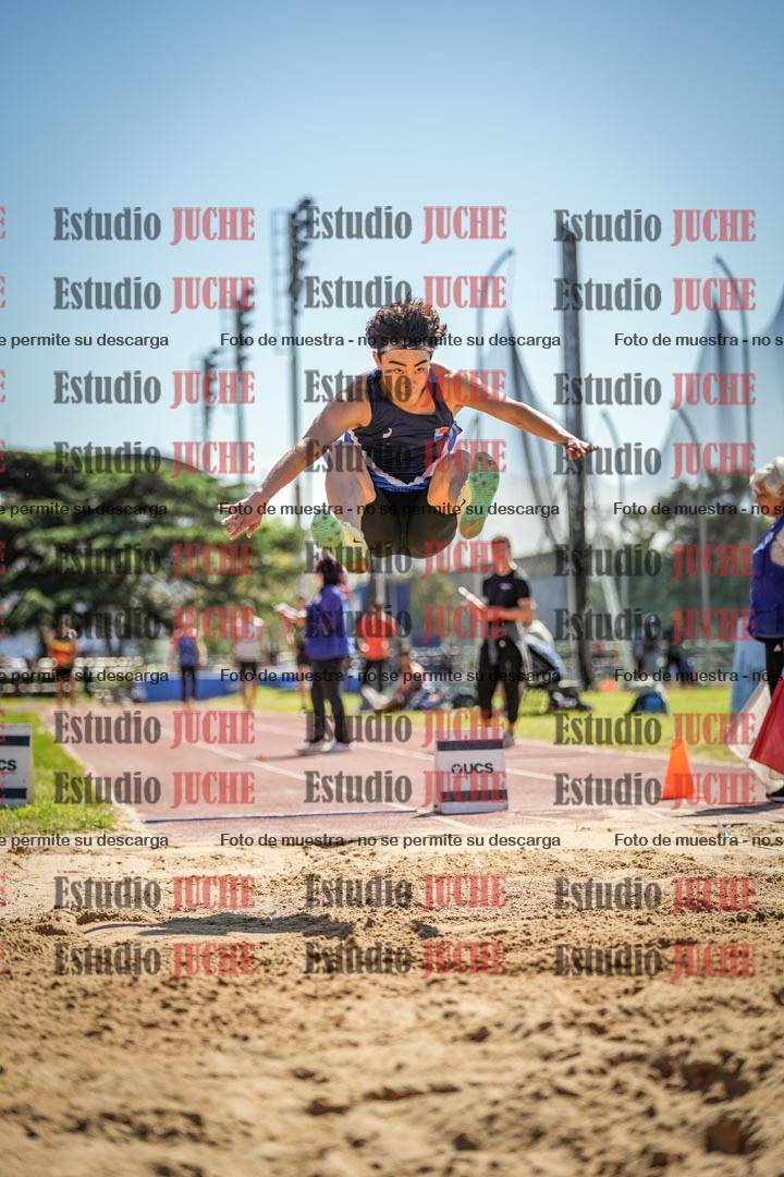 Fotos del salto en largo de varones