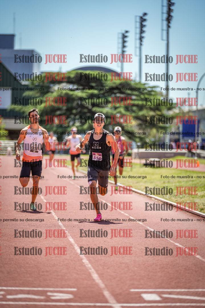 Fotos de los 800 m llanos de varones