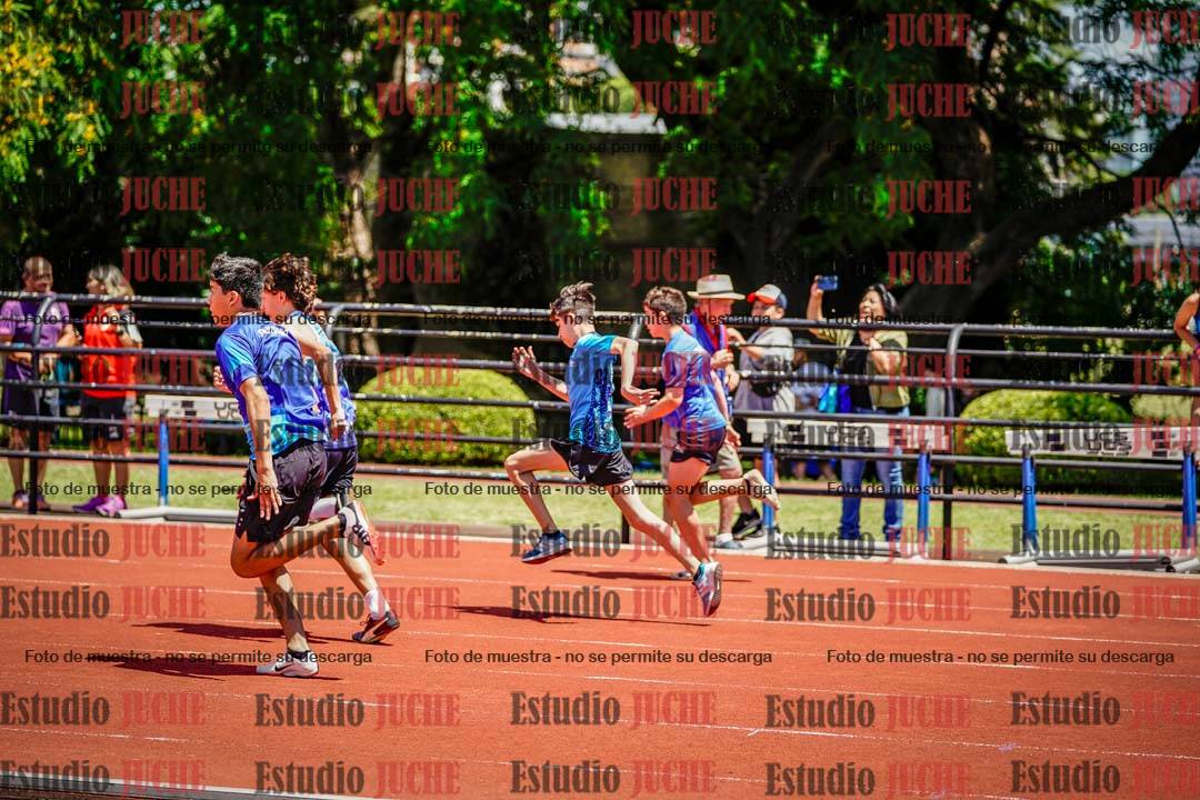 Fotos de los 80 m llanos de varones