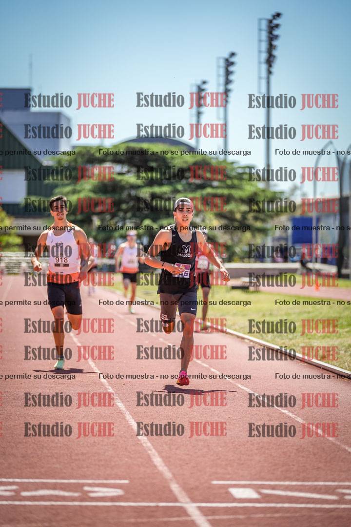 Fotos de los 800 m llanos de varones