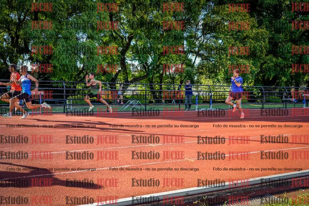 Fotos de los 100 m llanos de varones