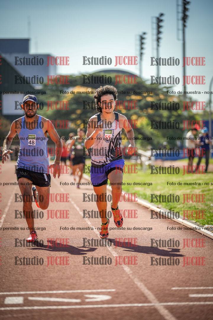 Fotos de los 800 m llanos de varones
