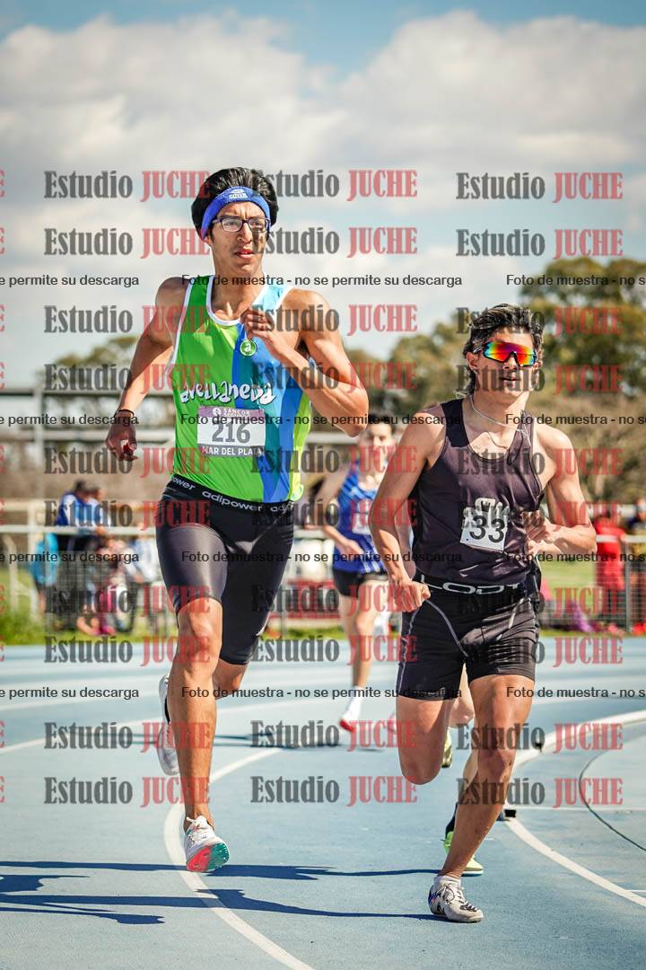 Fotos de los 800 m llanos de varones