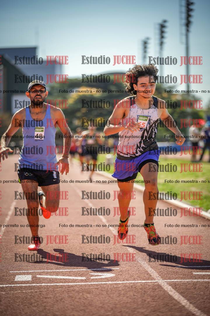Fotos de los 800 m llanos de varones