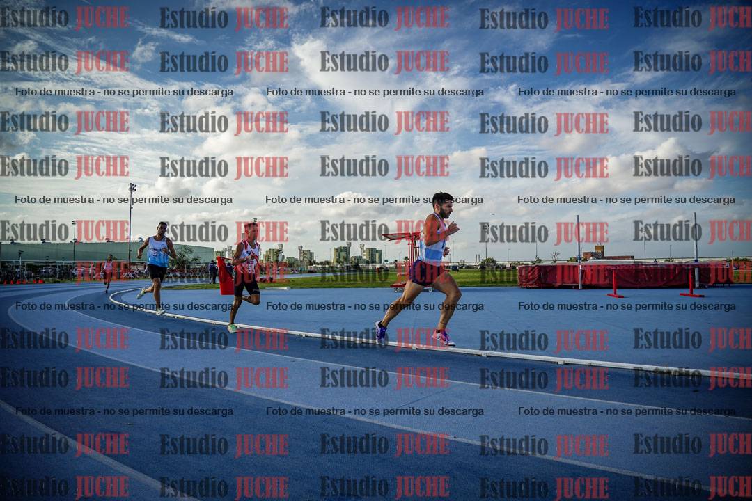 Fotos de los 800 m llanos de varones