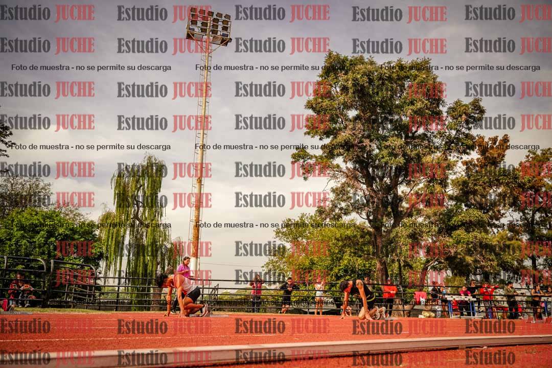 Fotos de los 200 m llanos de varones