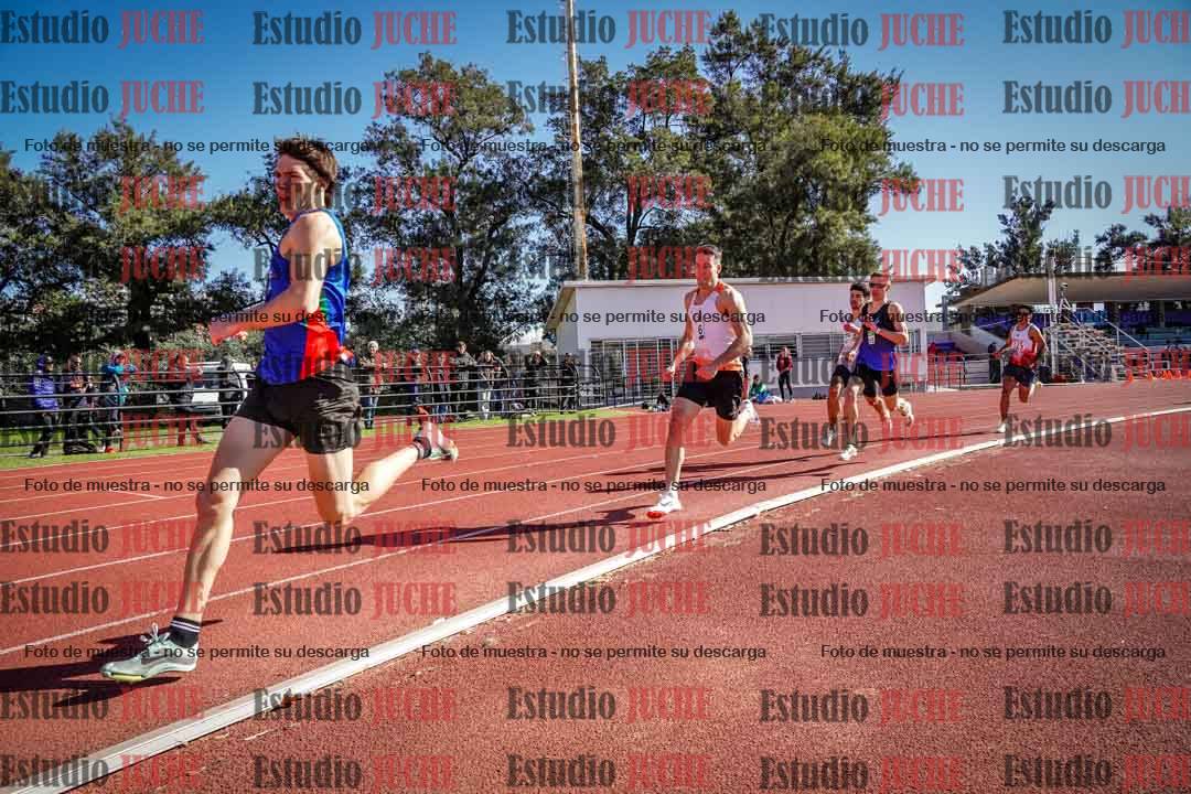 Fotos de los 800 m llanos de varones