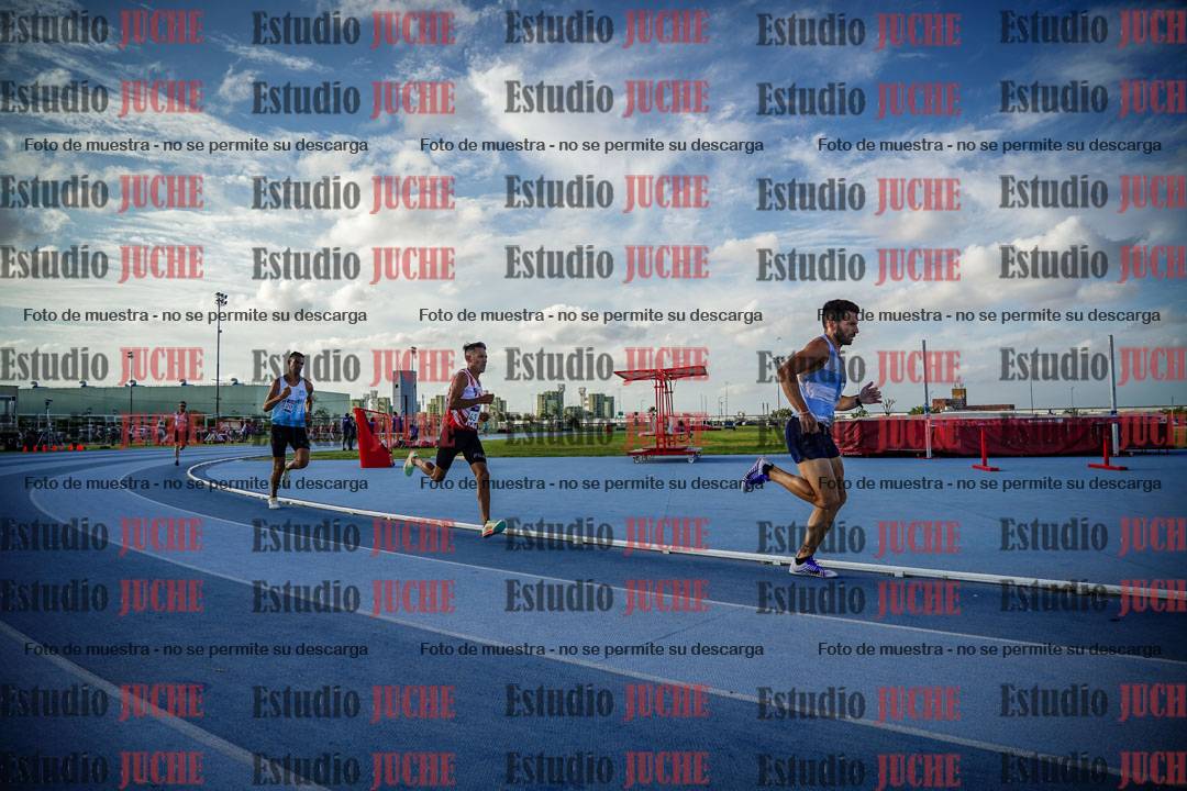 Fotos de los 800 m llanos de varones