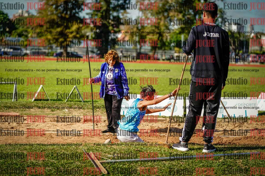 Fotos del salto en largo de varones