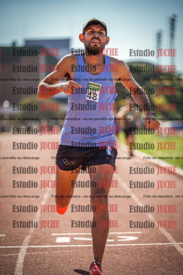 Fotos de los 800 m llanos de varones