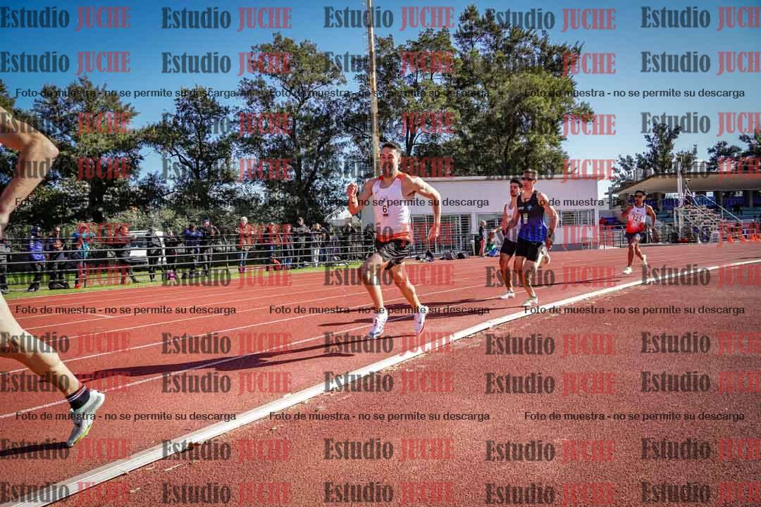 Fotos de los 800 m llanos de varones