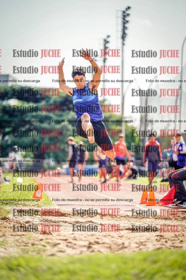 Fotos del salto en largo de varones