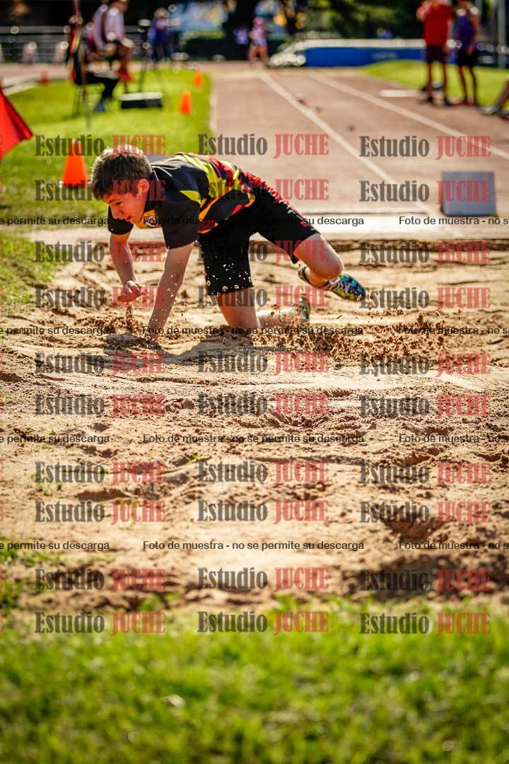 Fotos del salto en largo de varones