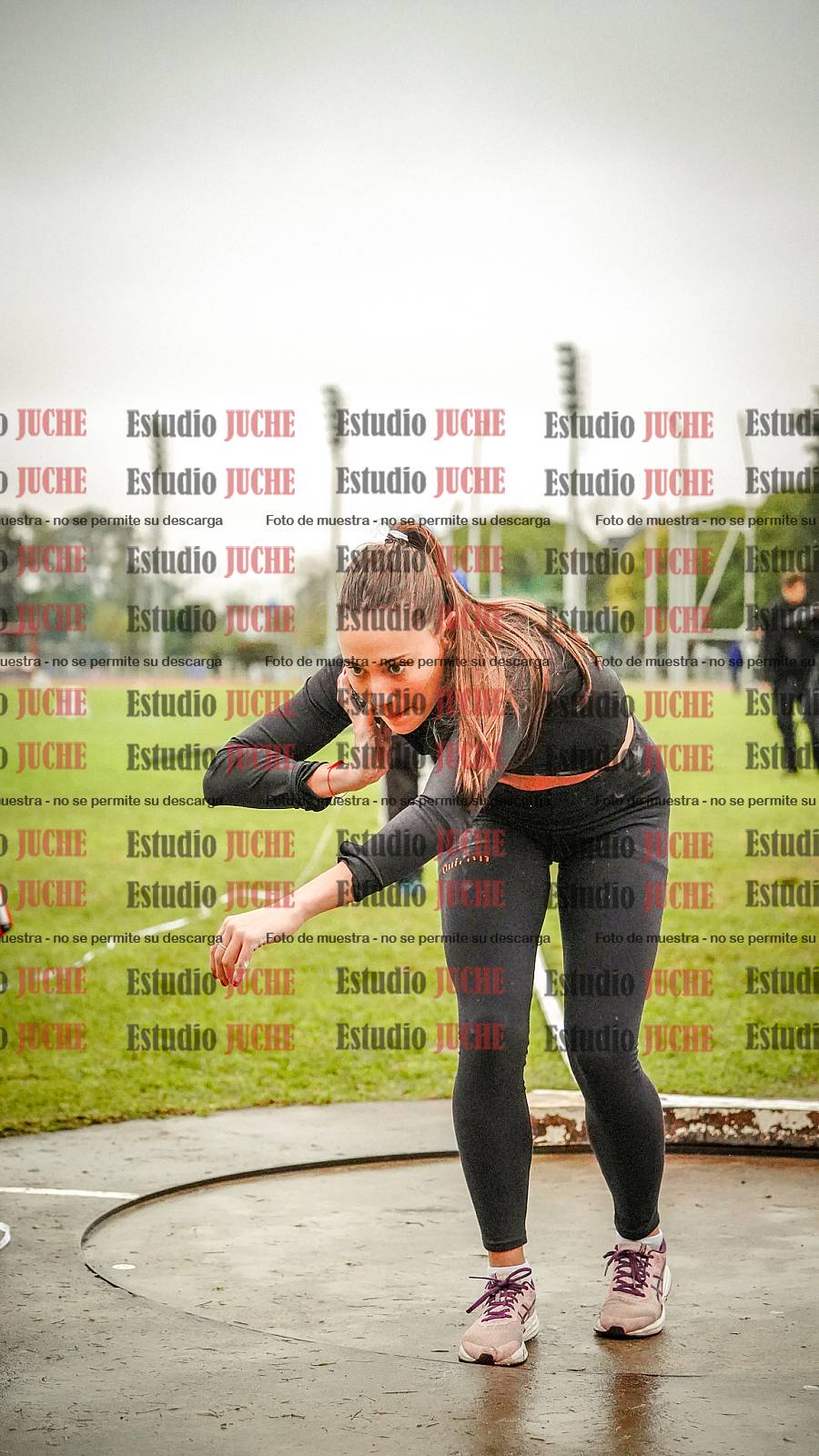 Fotos del lanzamiento de bala de mujeres - heptatlón 3