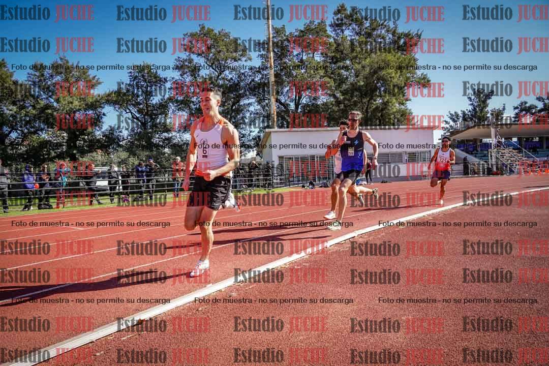 Fotos de los 800 m llanos de varones