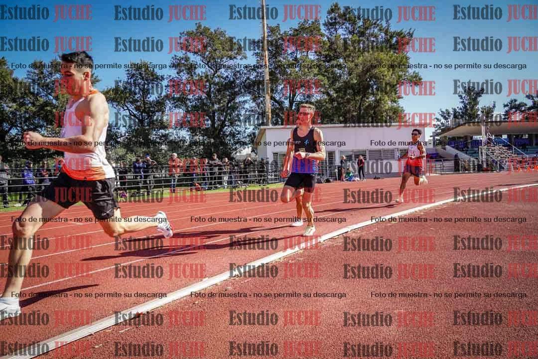 Fotos de los 800 m llanos de varones