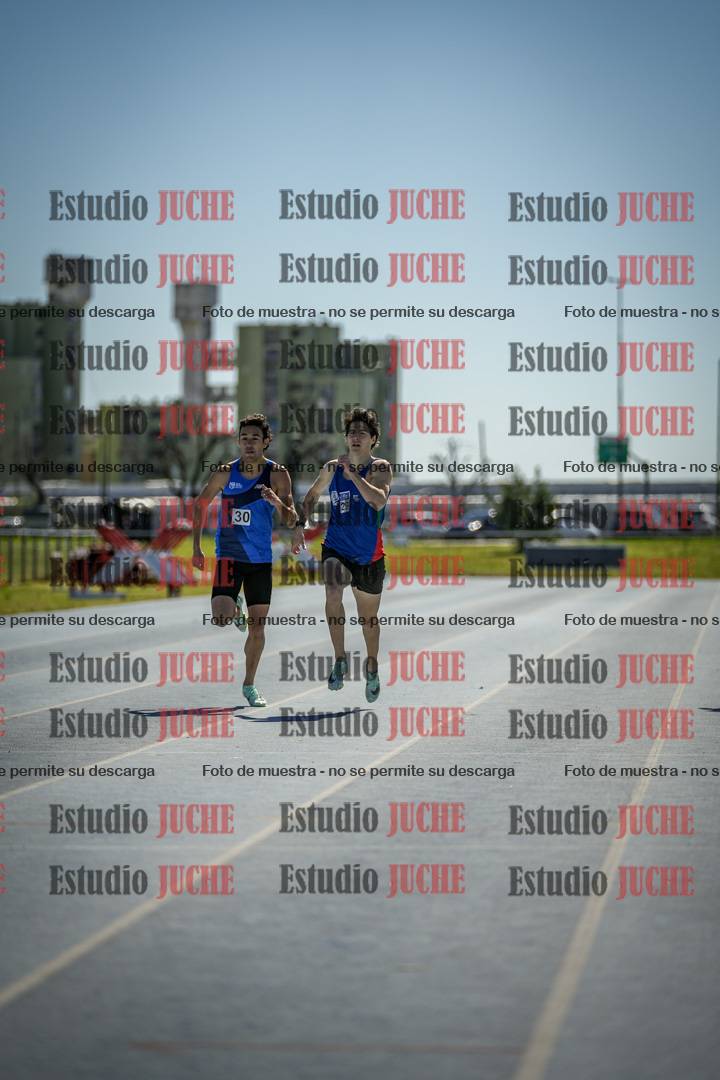 Fotos de los 800 m llanos de varones