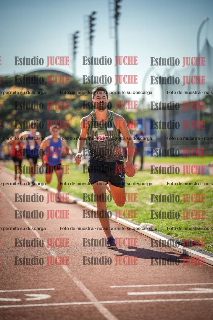 Fotos de los 800 m llanos de varones
