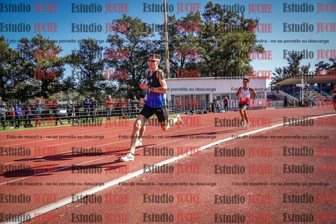 Fotos de los 800 m llanos de varones