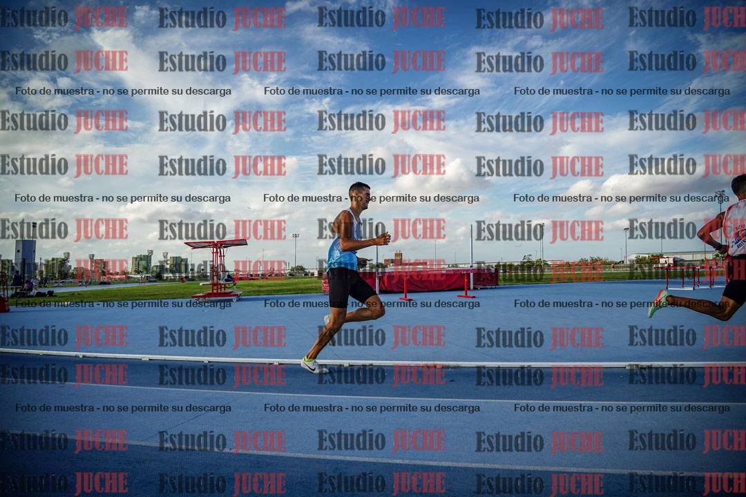 Fotos de los 800 m llanos de varones