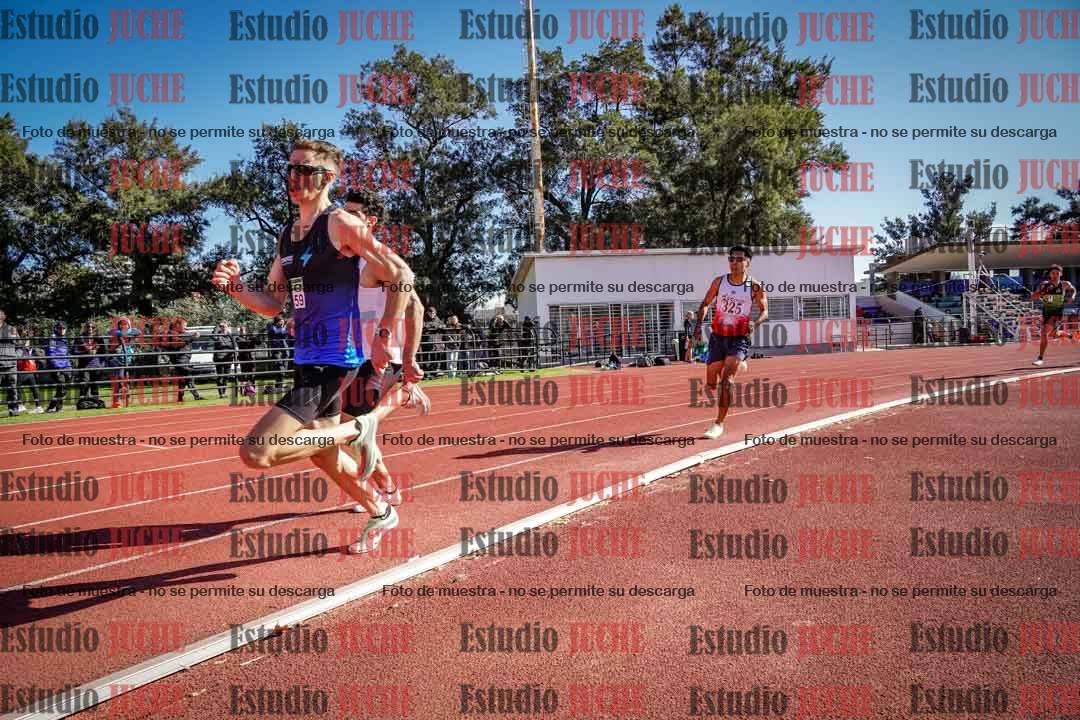 Fotos de los 800 m llanos de varones