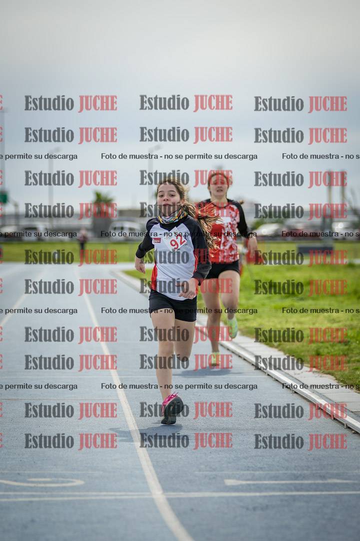 Fotos de los 800 m llanos de mujeres - U14