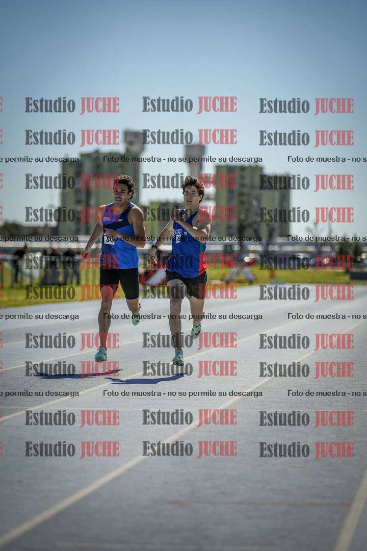 Fotos de los 800 m llanos de varones