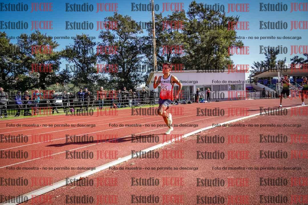 Fotos de los 800 m llanos de varones