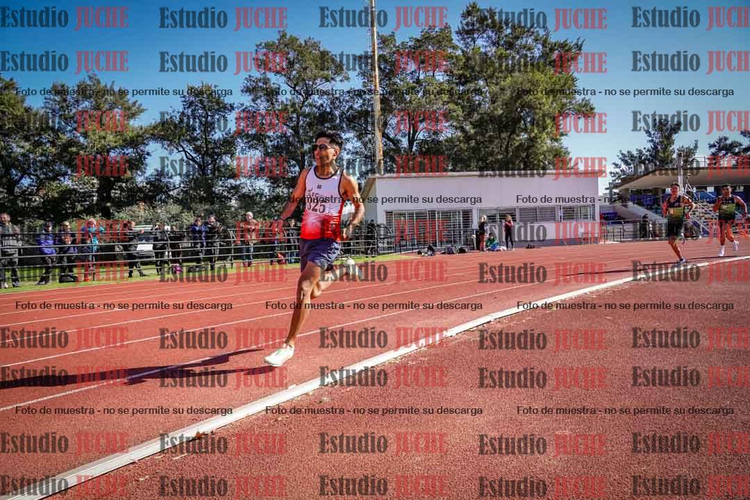 Fotos de los 800 m llanos de varones