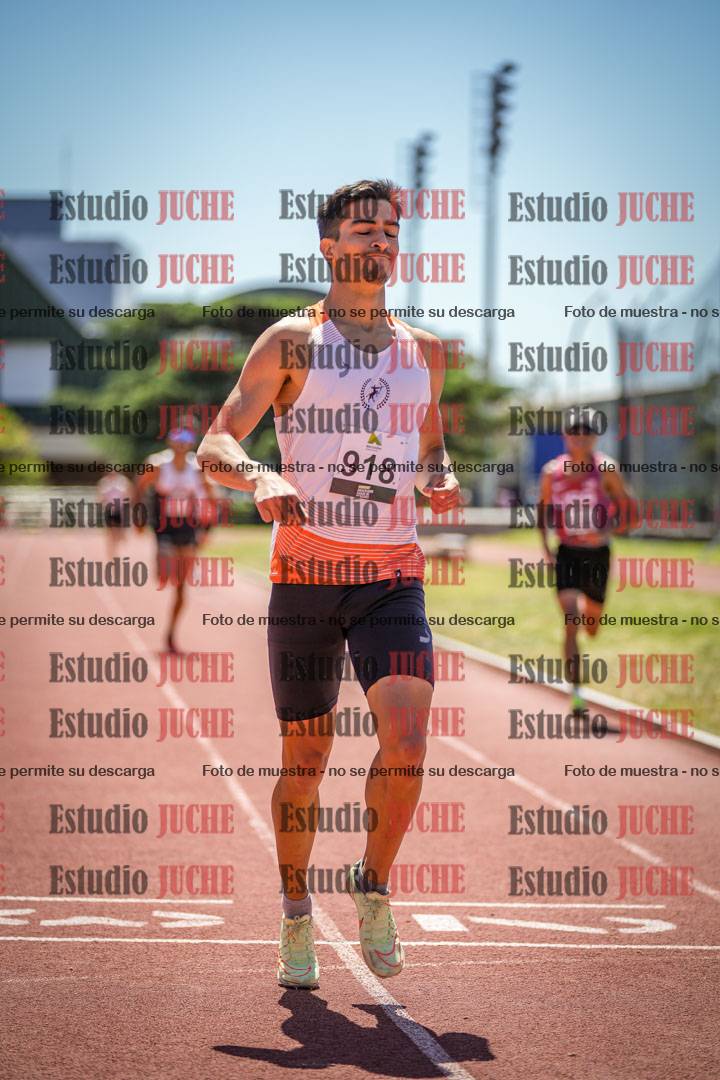 Fotos de los 800 m llanos de varones