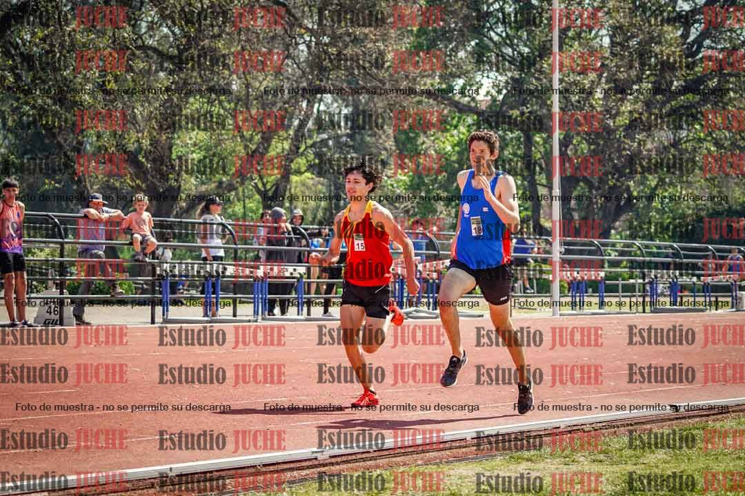 Fotos de los 800 m llanos de varones