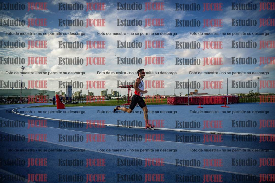 Fotos de los 800 m llanos de varones