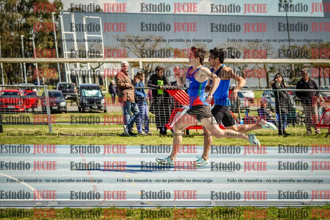 Fotos de los 800 m llanos de varones