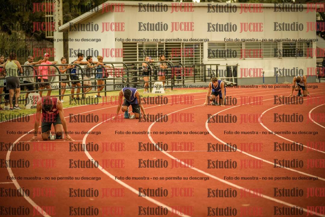 Fotos de los 400 m con vallas de varones