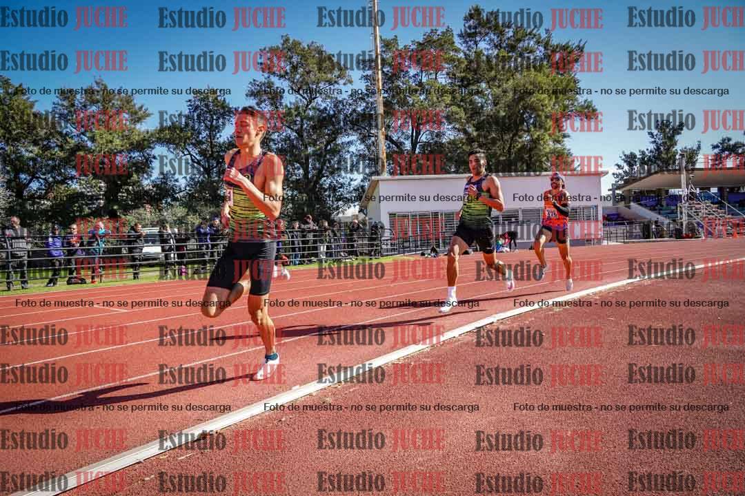 Fotos de los 800 m llanos de varones
