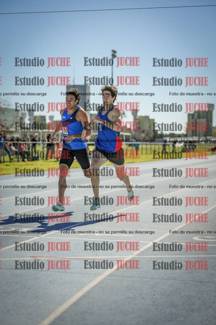 Fotos de los 800 m llanos de varones