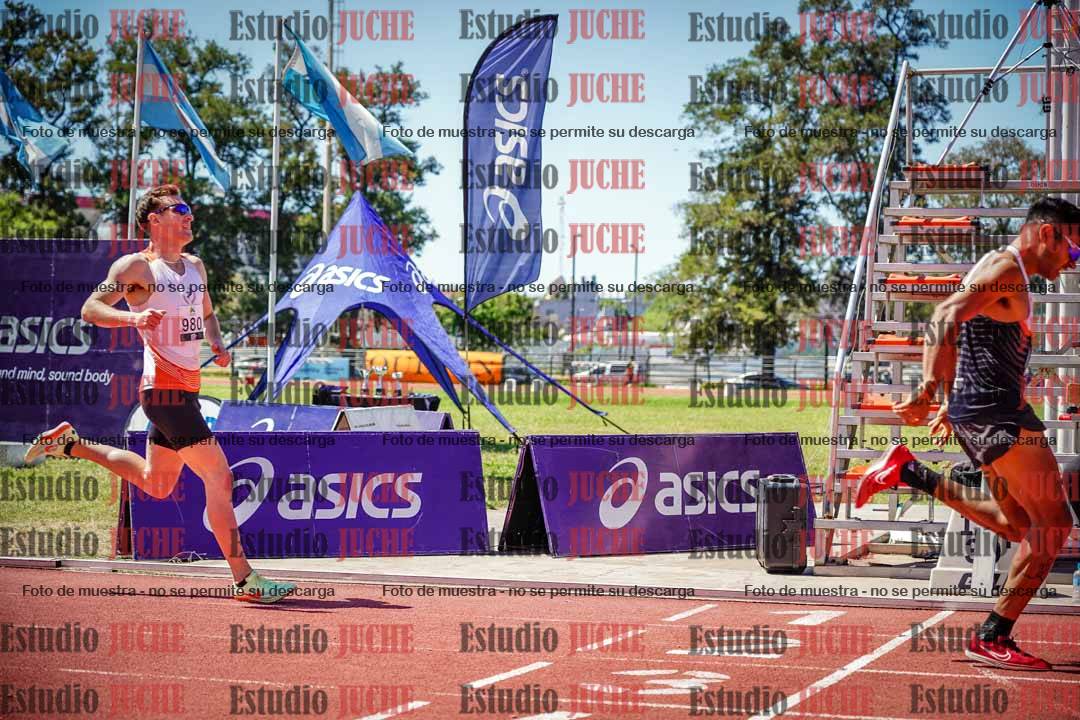 Fotos de los 800 m llanos de varones