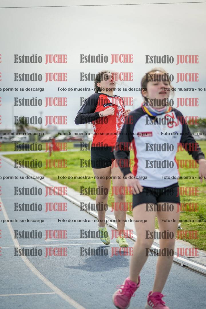 Fotos de los 800 m llanos de mujeres - U14