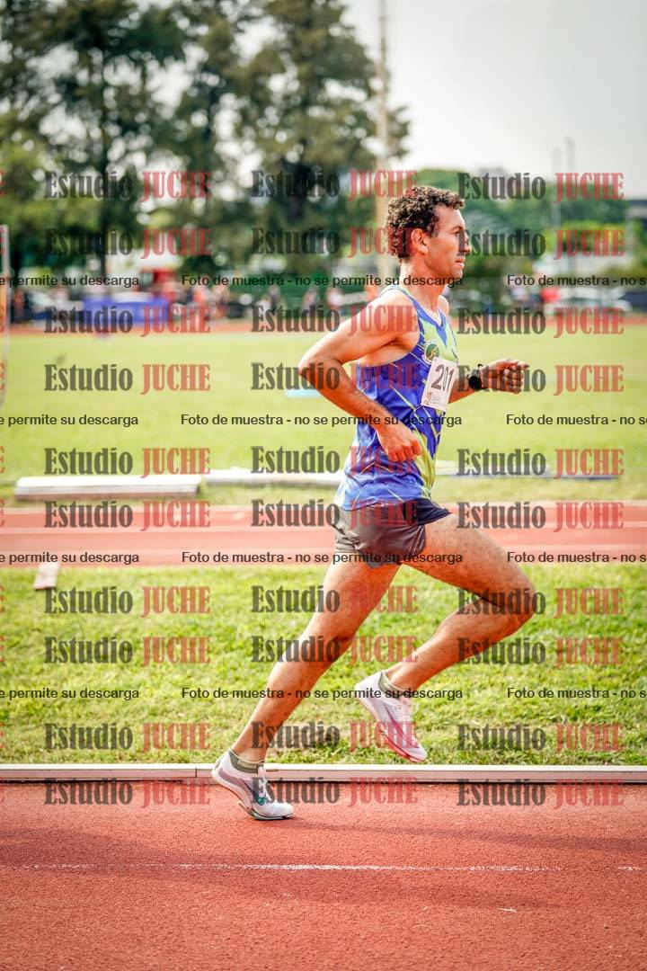 Fotos de los 3000 m llanos de varones